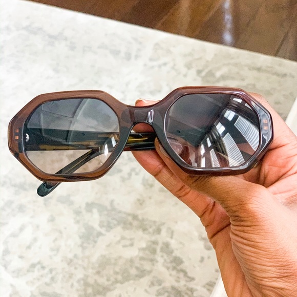 Vera Wang Accessories - Vera Wang Brown Sunglasses